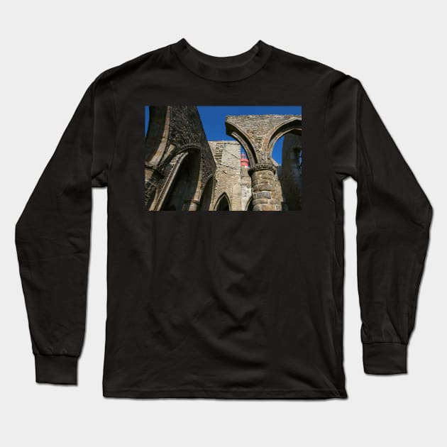 St Mathieu - Le Phare et les Ruines de l'Abbaye Long Sleeve T-Shirt by rollier